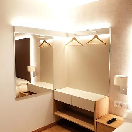 Ocamino Hotel *
